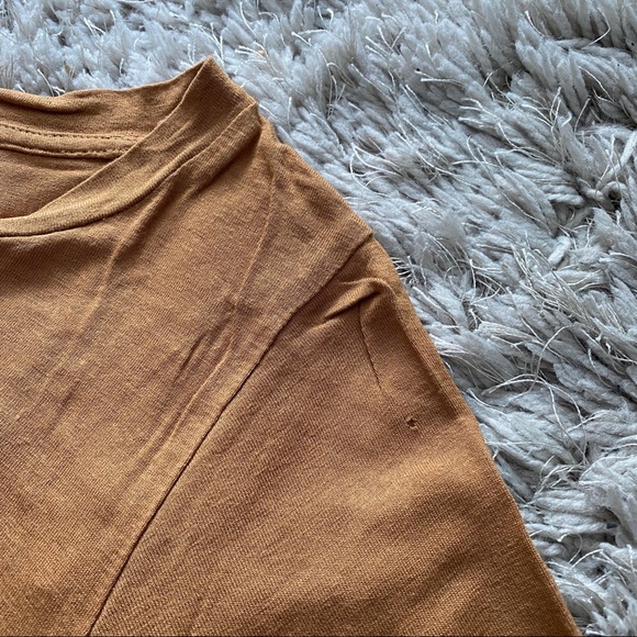 F21 Flowy High-Low Tee - Picture 6 of 6